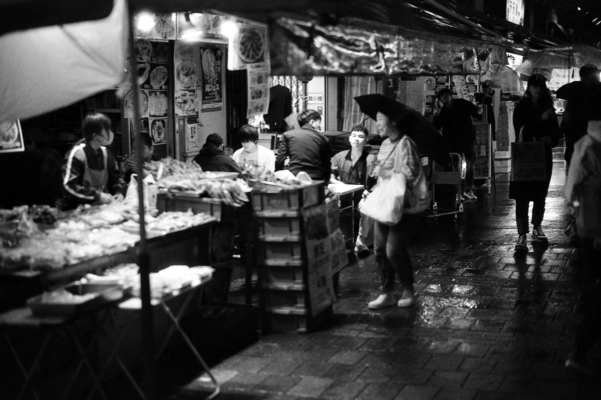 中華系のお店は夜遅くでも営業中｜Leica M5 + SUMMILUX-M f1.4/50mm ASPH. + Marix 400