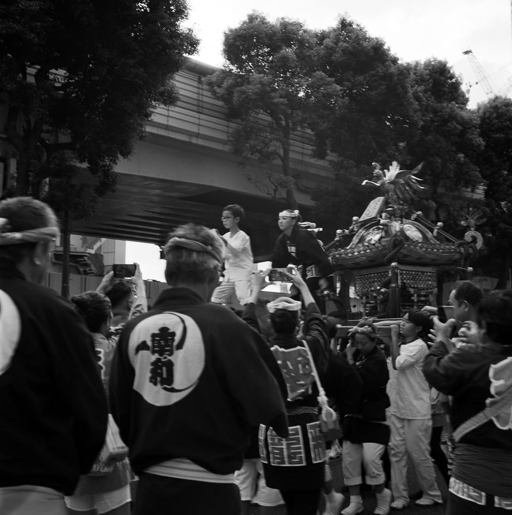 こちらは子ども神輿｜ROLLEIFLEX 3.5F + Kentmere 400