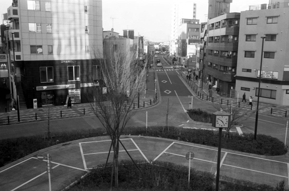 ひばりが丘は初めて降りるな｜Leica M3 + Summicron 35mm f/2 Goggles + Marix 400