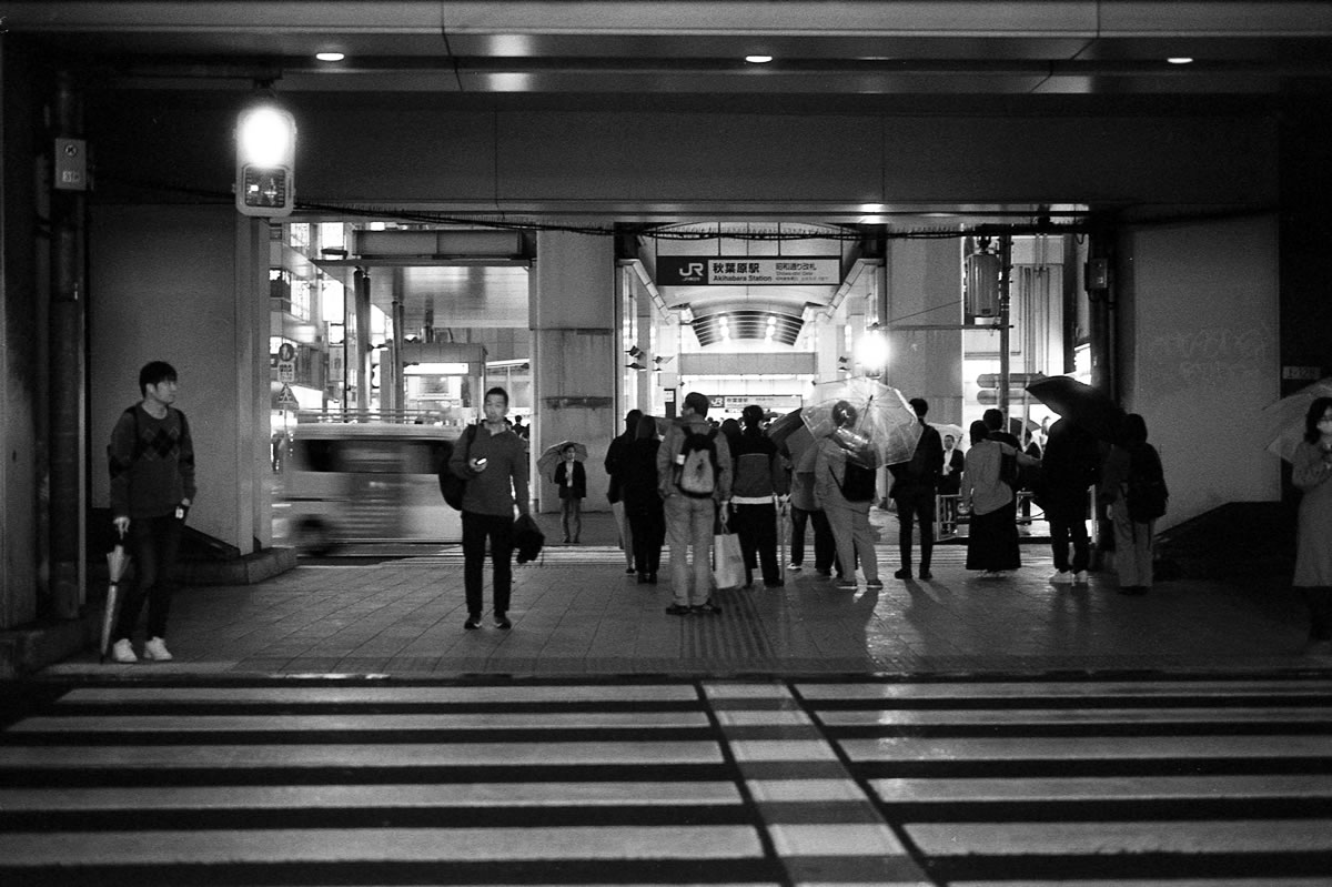 秋葉原が最寄り駅｜Leica M5 + SUMMILUX-M f1.4/50mm ASPH. + Marix 400