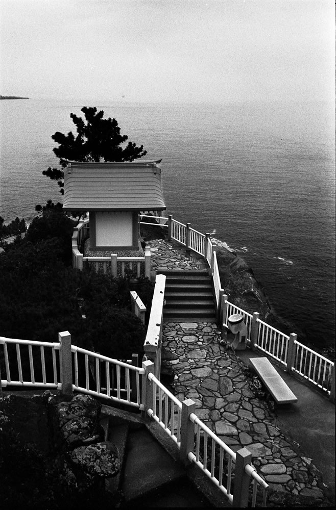 海津見神社から見る太平洋｜Leica M5 + Summilux 35mm f1.4 + Marix 400