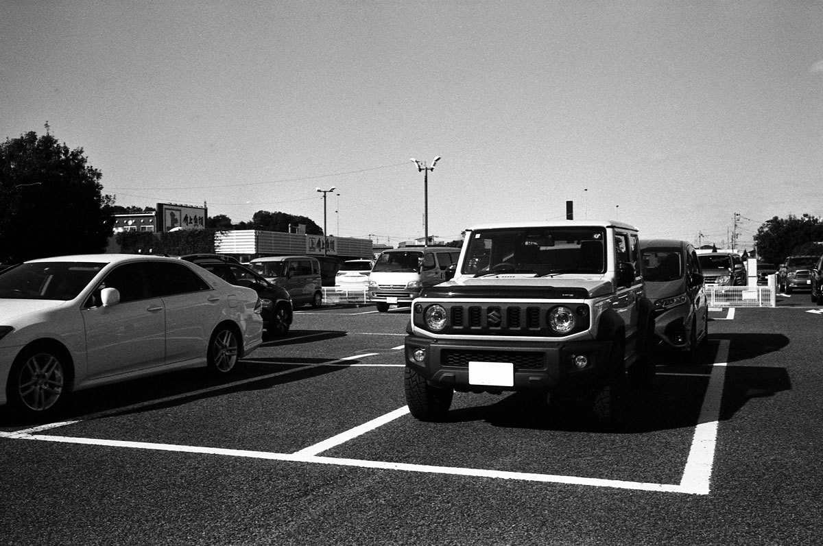 角上魚類パーティーができるのはジムニーのおかげ｜Leica M3 + Summicron 35mm f/2 Goggles + Marix 400