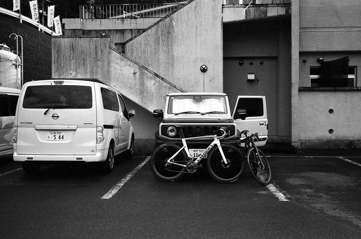 ジムニーに自転車積んでサイクリング｜Leica M3 + Summicron 35mm f/2 Goggles + Marix 400